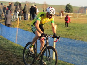 Marc Pocquat(RO Villuis-Everly) , champion de Seine-et-Marne 3e catégorie.